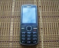 Nokia c5 5mp, with its charger in excellent condition I do NOT SHIP